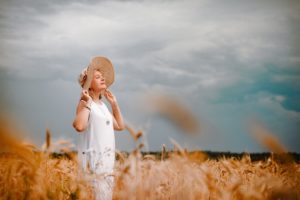 Индивидуальная фотосессия. Профессиональная съёмка в студии или на природе в Рязани или Москве. Цветение, золотая осень.